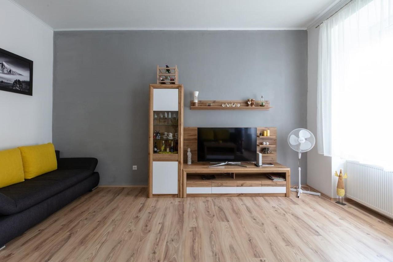 Sunny Renovated Apartment Close To Downtown Vienna Exterior photo