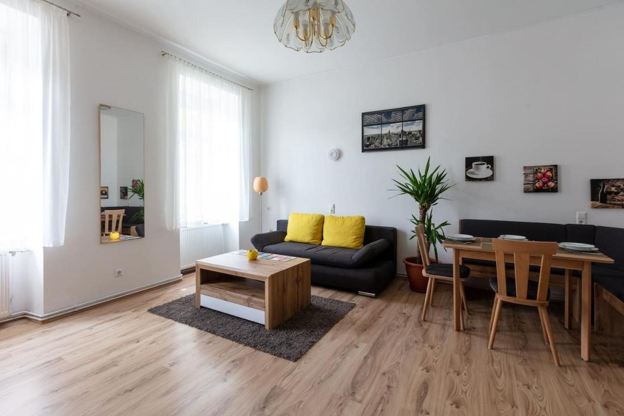 Sunny Renovated Apartment Close To Downtown Vienna Exterior photo